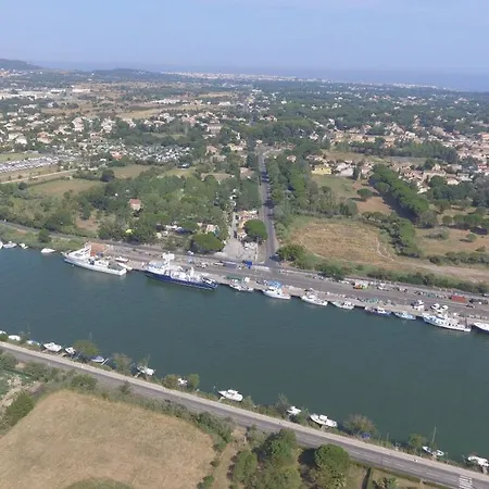 مكان تخييم Camping Les Romarins